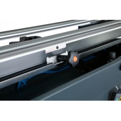 Automatic magazine-feeder for CNC lathe