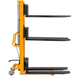 Manual Hydraulic Stacker CORMAK P716 700kg 1600mm | CORMAK