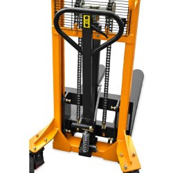 Hydraulic Manual Pallet Stacker CORMAK WRHS 1516 1500kg 1600mm | CORMAK